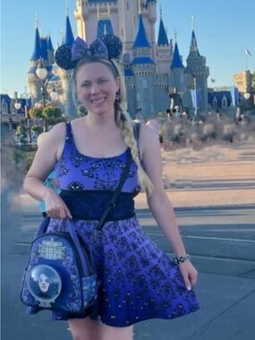 💜🖤 Disney haunted mansion, running dress Purple and Black Dress Med runner